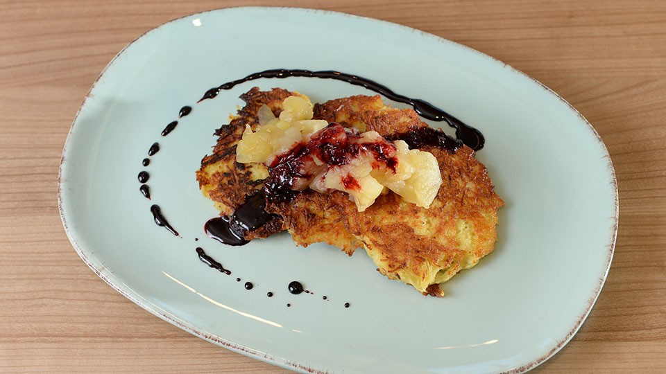 Reibekuchen mit Gewürzkompott