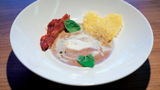 Maronensuppe mit Amarettosahne