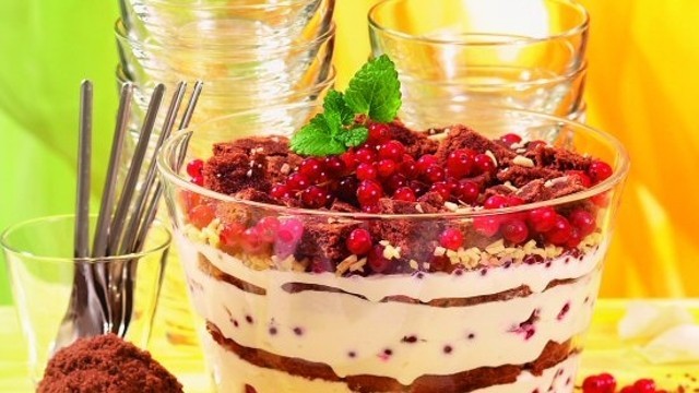 Beeren-Zitronencreme-Trifle