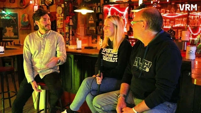 Lilien Inside: Vater und Tochter gemeinsam beim Fußballspiel
