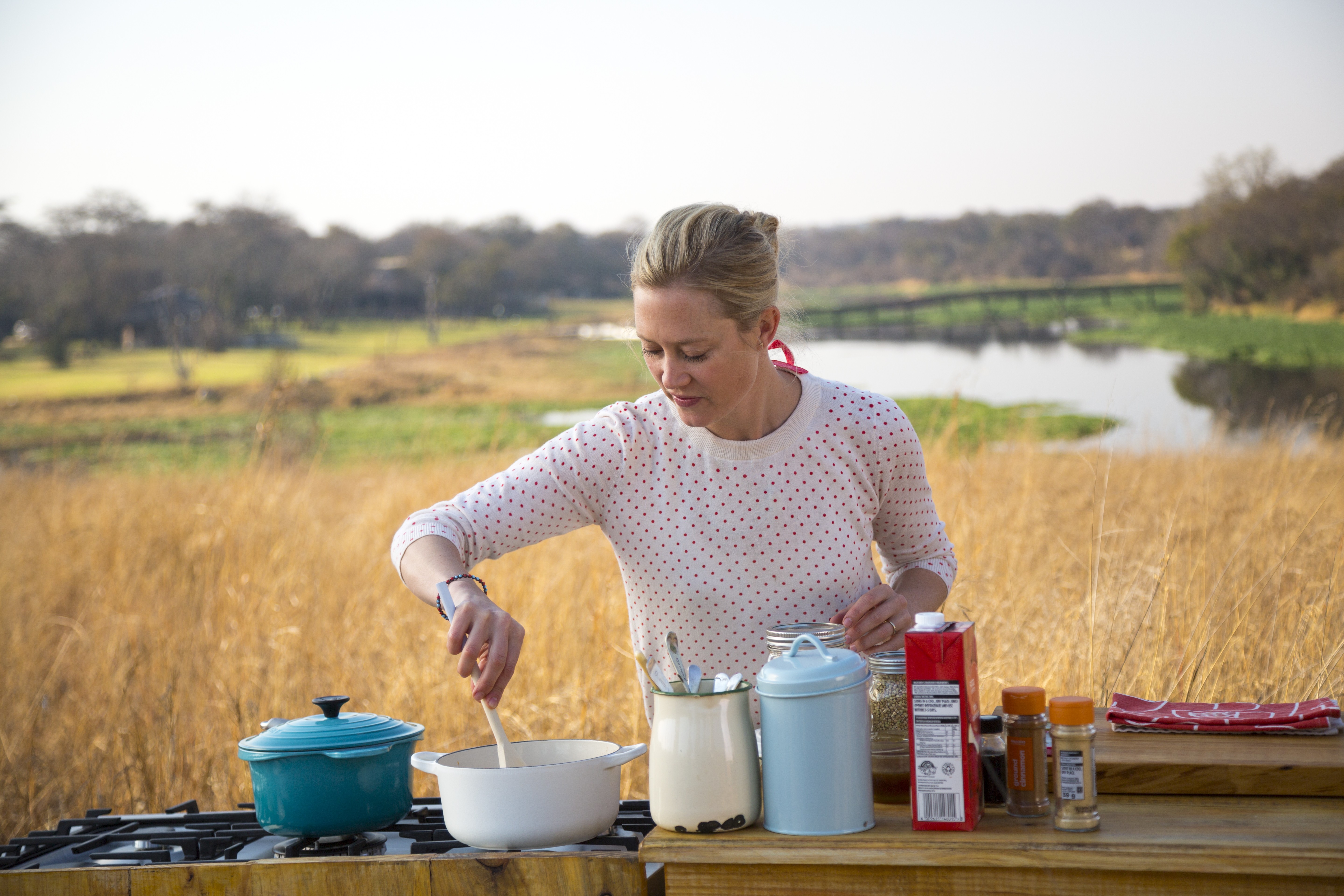 Pistazien und Kokosnuss Granola Parfaits
