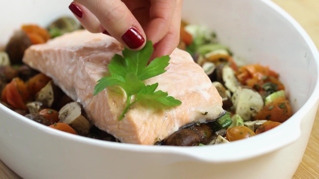 Lachs mit Gemüse