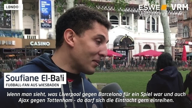 Eintracht-Fans in London: Tippabgabe vor dem Spiel