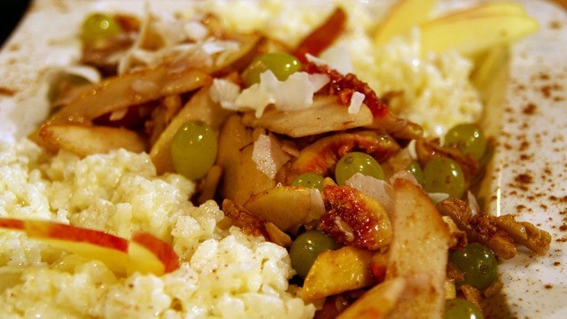 Fruchtsalat mit Kokos-Milchreis