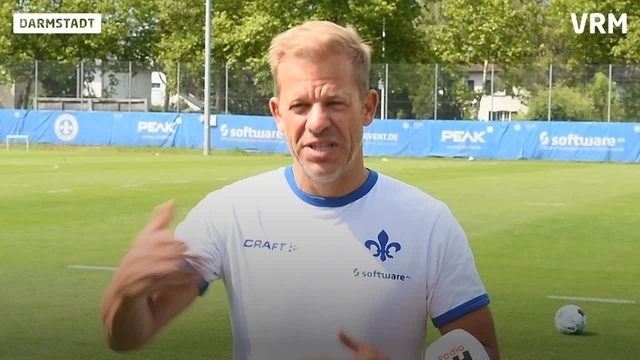 SV 98: Trainer Markus Anfang zum Trainingsauftakt