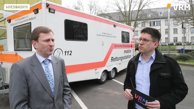 Schnelltest vor dem Asklepios Paulinen Klinik Wiesbaden