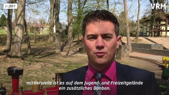 Alzey: Kleine Eisenbahn Am Herdry fährt wieder