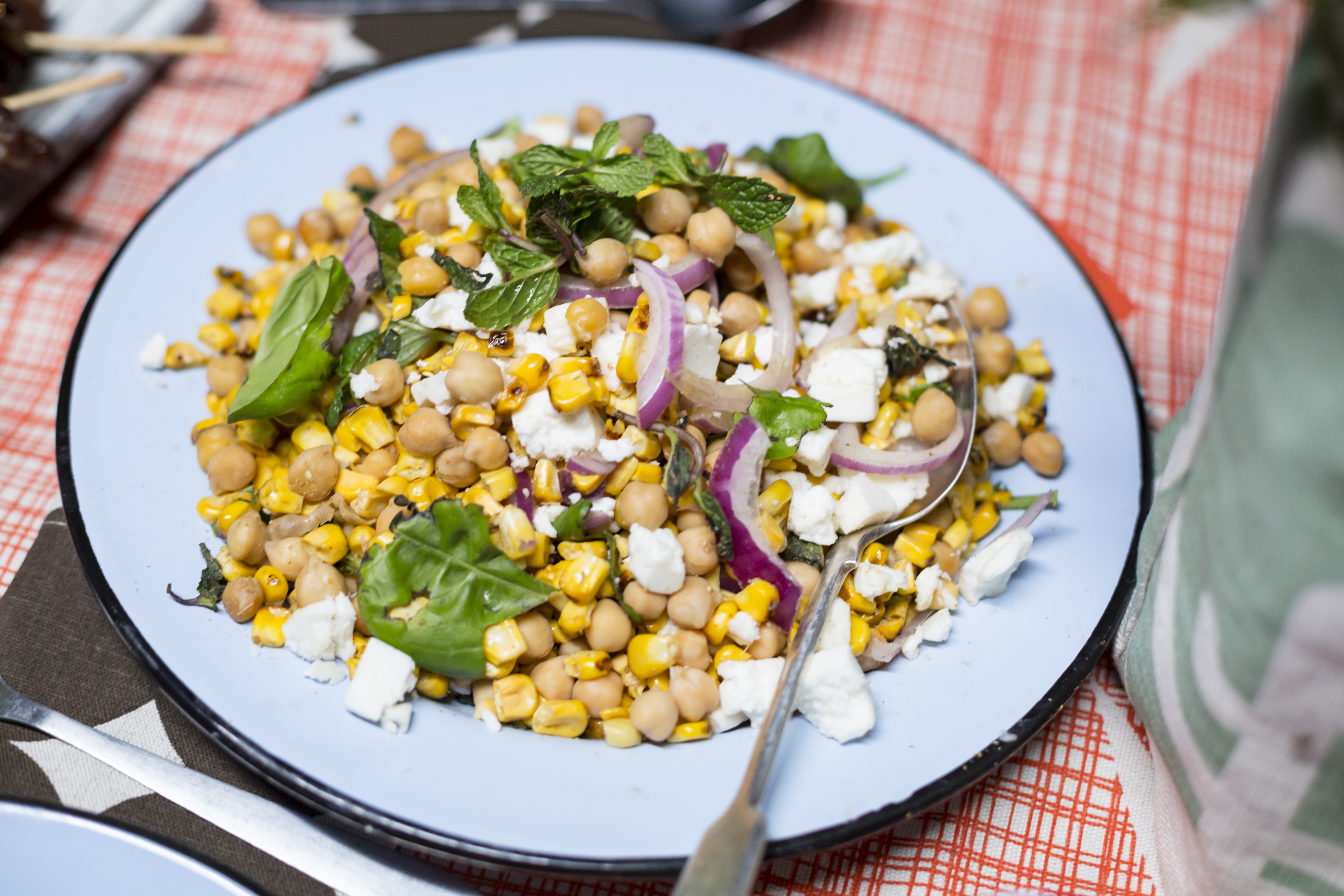 Rustikaler Mais-Kichererbsen-Salat
