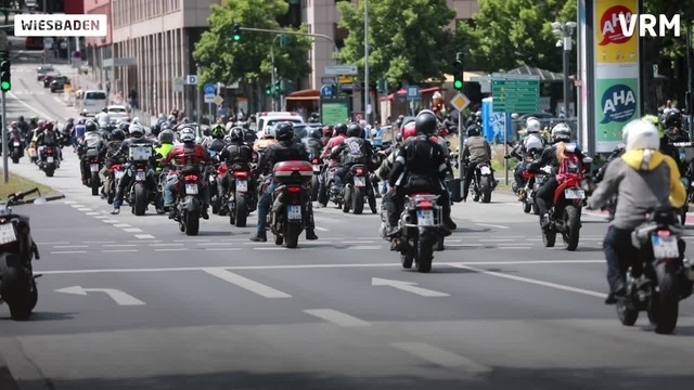 Biker-Demo in Wiesbadener Innenstadt