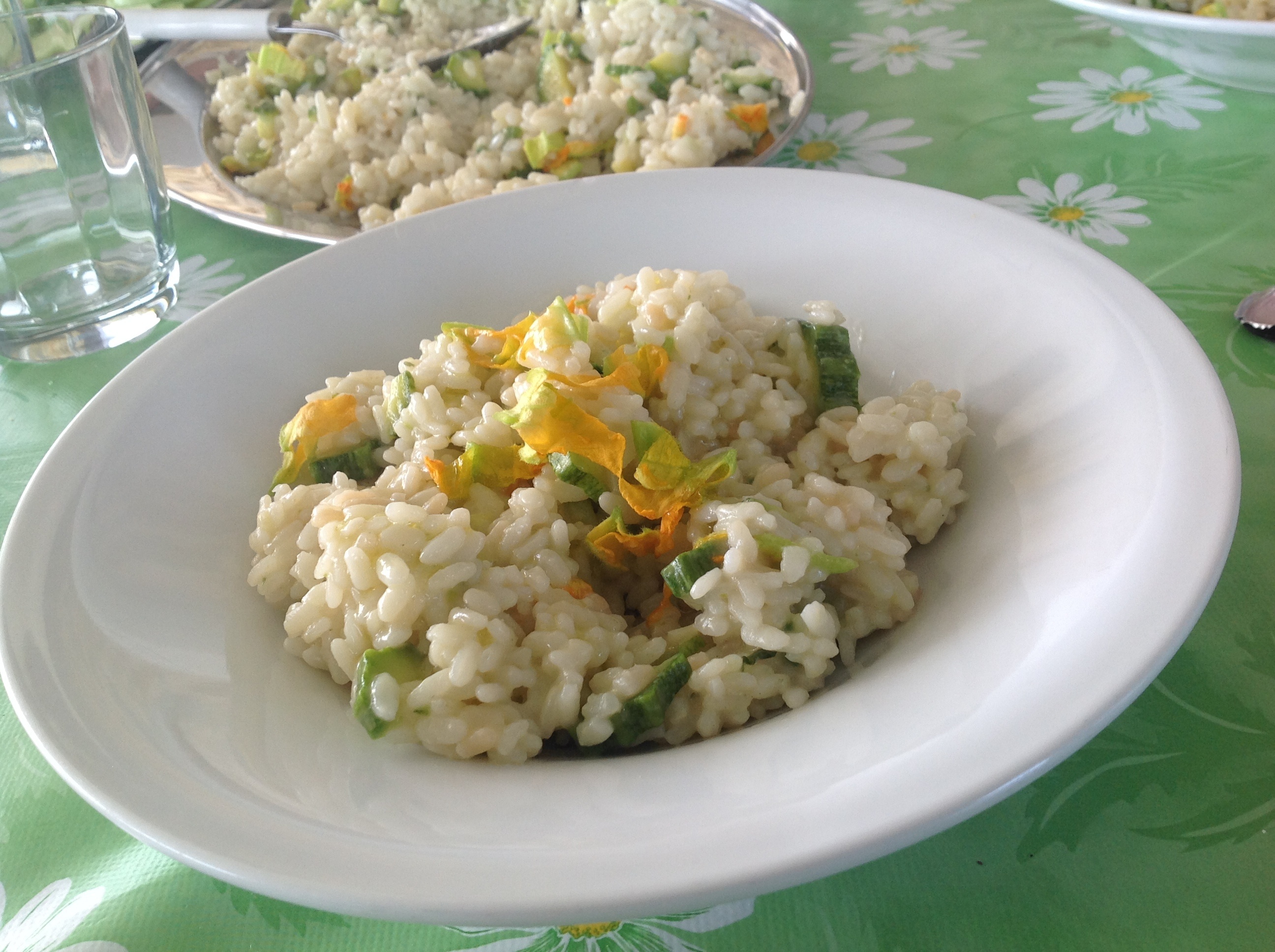 Weißes Risotto mit Zucchini
