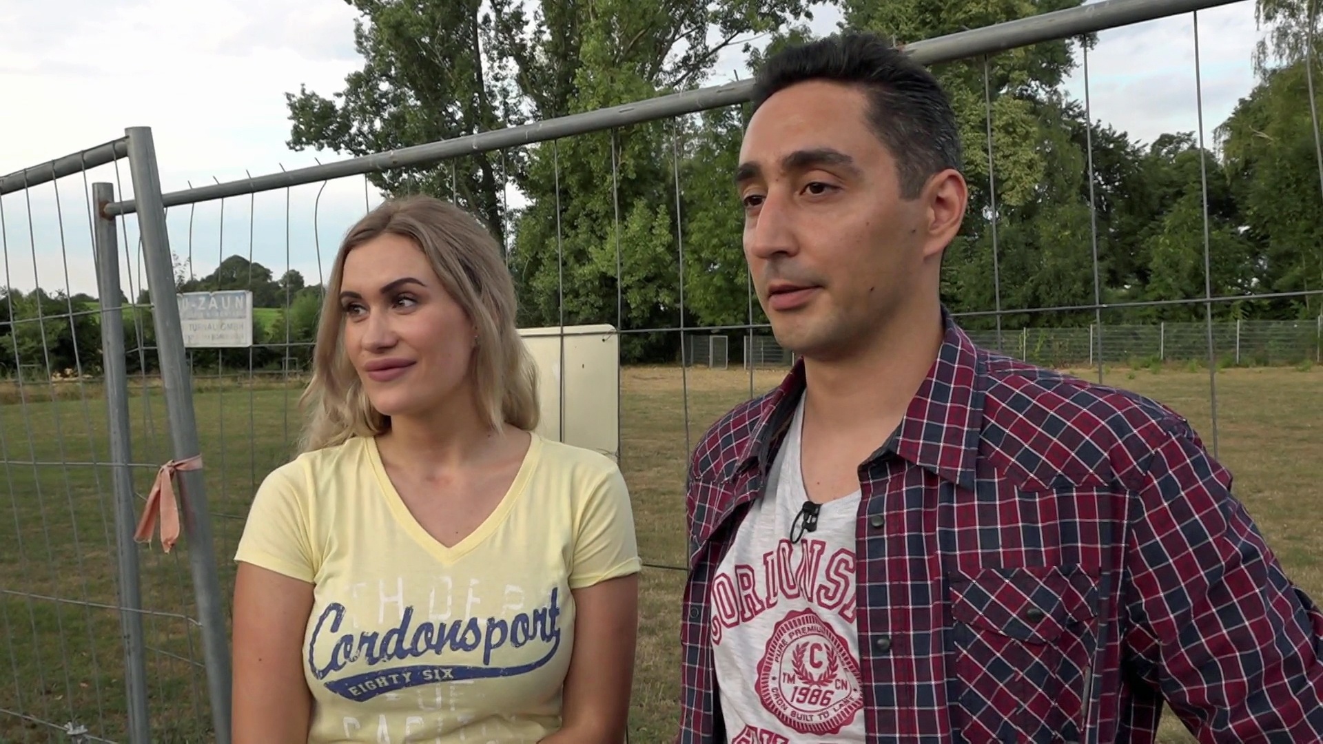 DeutschTürken in Zeiten des ÖzilRücktritts spiegel.tv