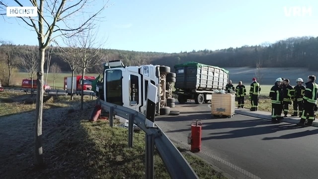 LKW bei Höchst umgestürzt