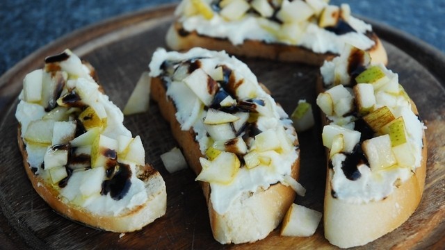 Crostini mit Parmesancreme