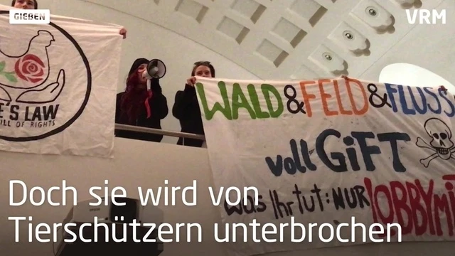 Bauern Und Tierschutzer Bereiten Julia Klockner In Giessen