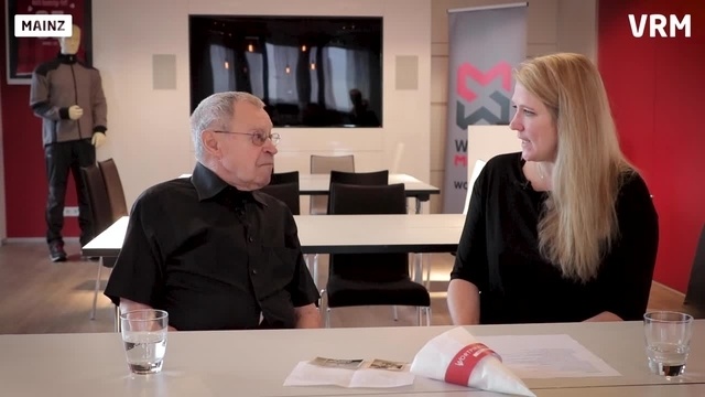 Wortpiratin Mara Pfeiffer trifft Heinz Tronser