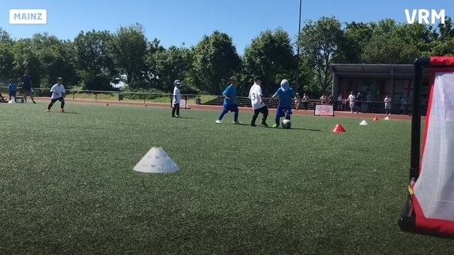 „Kindgerechter Fußball spielen“