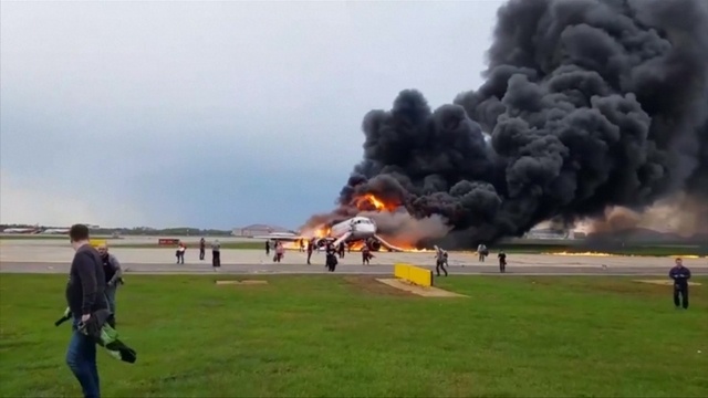 Sukhoi Superjet - Crash bei Notlandung