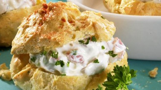 Pikante Käse-Windbeutel