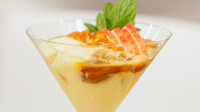 Zitronen-Quark-Schaum mit Karamell-Apfel-Gelee