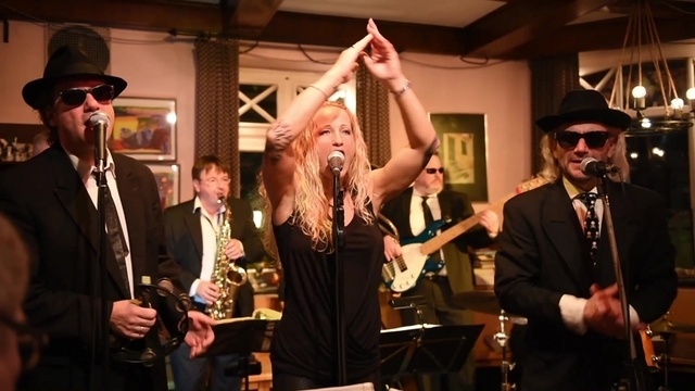 Big Bang Gang spielt beim Konzert in der Kneipe