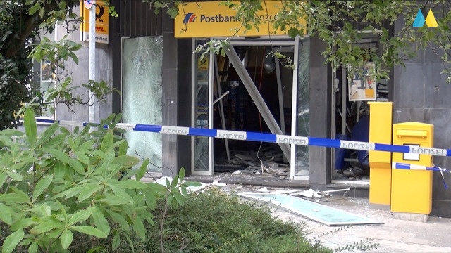 Geldautomat In Postbank Filiale Am Pontdriesch In Aachen Gesprengt