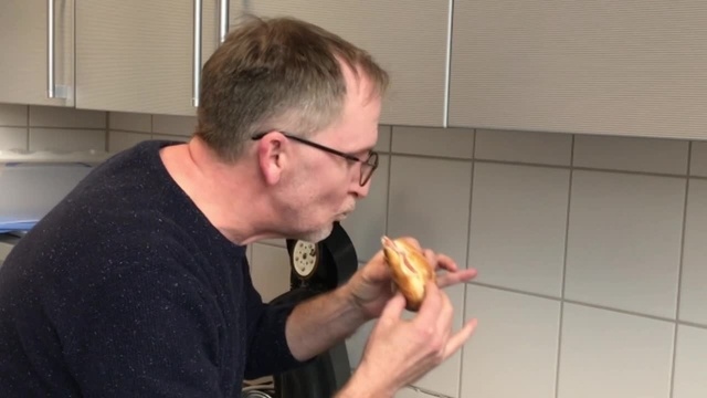 Getestet: Kreppel gefüllt mit Mett
