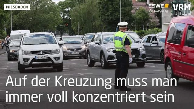 So vertreibt sich die Schlampe die Pausen So vertreibt sich die Schlampe die Pausen