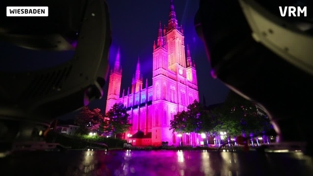 Wiesbaden leuchtet: Azubis setzen Kirche in Szene