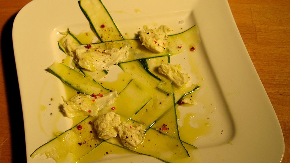 Mozzarella Zucchini Salat