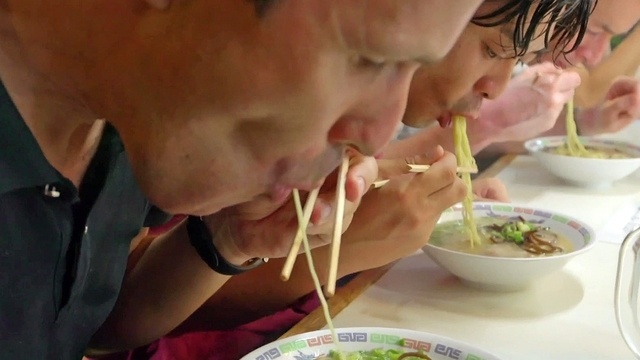 Spieße, Skorpione und eine deftige Suppe
