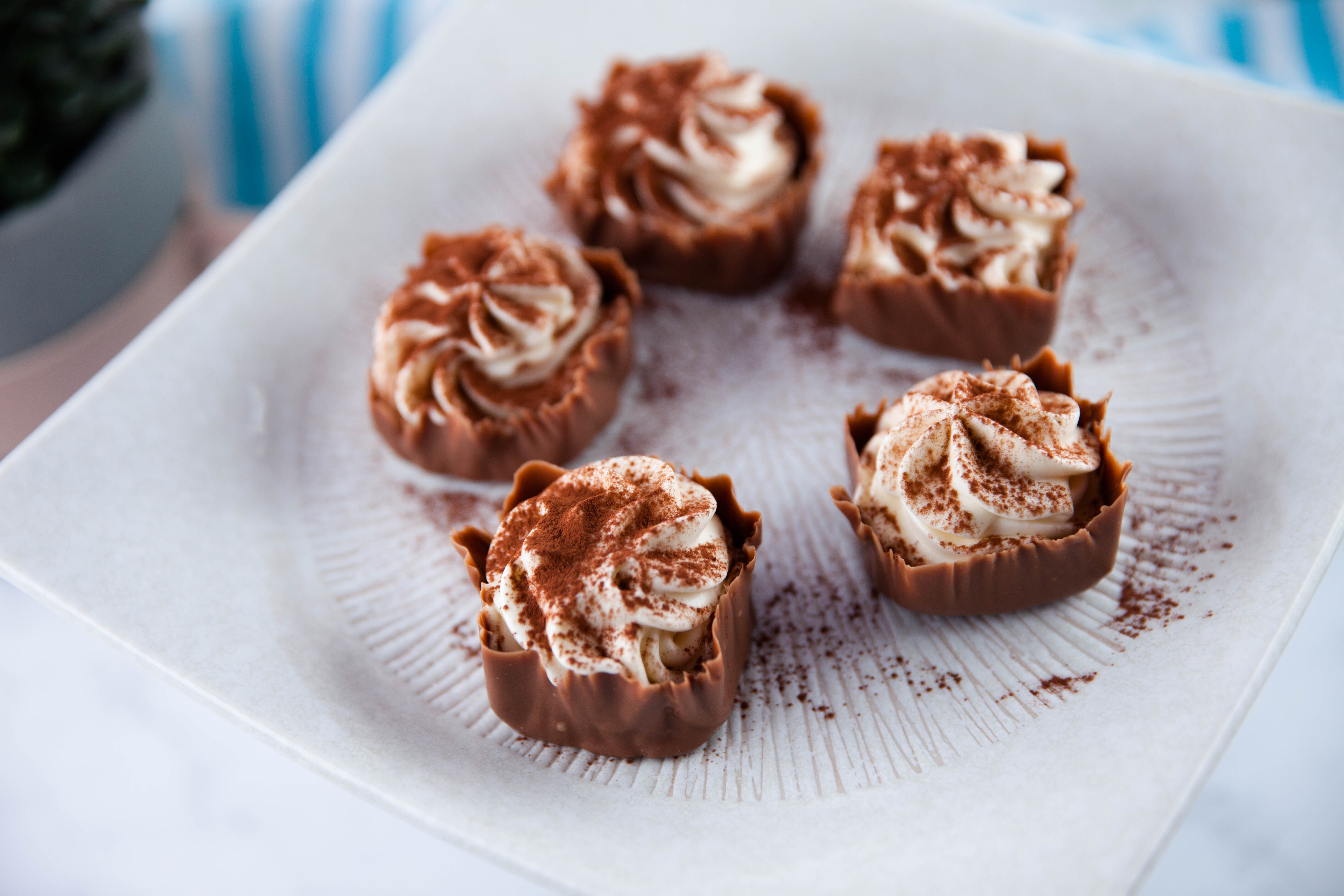 Schokoladenquadrate aus Chantilly-Creme