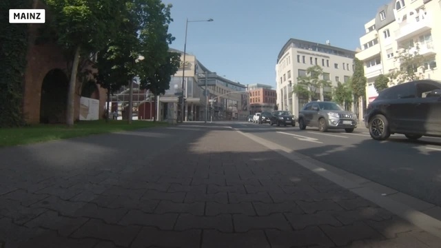 Mainz: Vom Schillerplatz zum Rhein mit dem E-Scooter