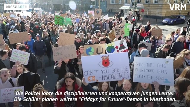 Wiesbaden: 500 Schüler demonstrieren fürs Klima