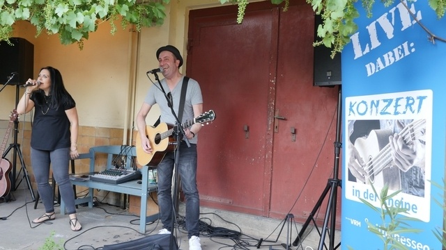 Tonland spielen beim Konzert in der Kneipe