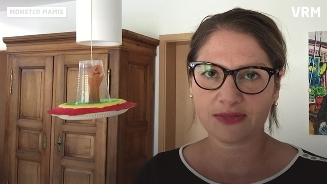Monster Mamis, Folge 21: Unbekanntes Flugobjekt