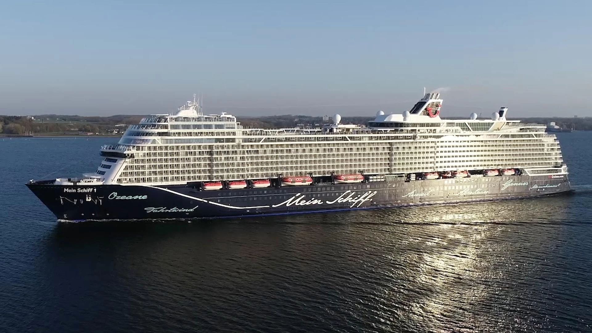 Neue Mein Schiff 1 Von Tui Cruises Video Spiegel Online
