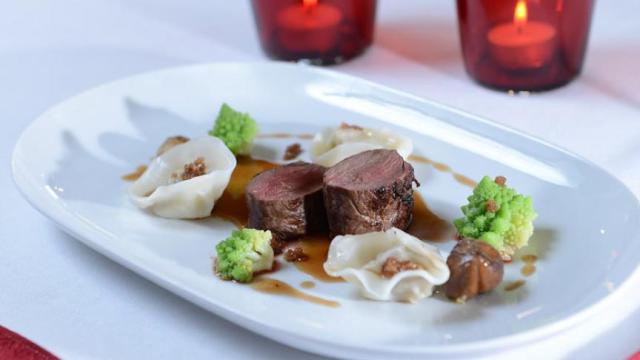 Rehfilet mit Maronentortellinis und Gewürzjus