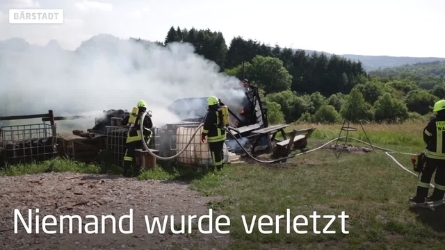 Bauwagen brennt bei Bärstadt aus